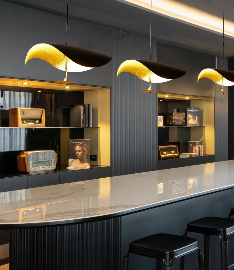 Светильник DZN-8468 ЧЕРНЫЙ+ЗОЛОТО ФОЛЬГА ` D400/H1200/1/LED/18W/3000K GOLD-TINFOIL 23-09